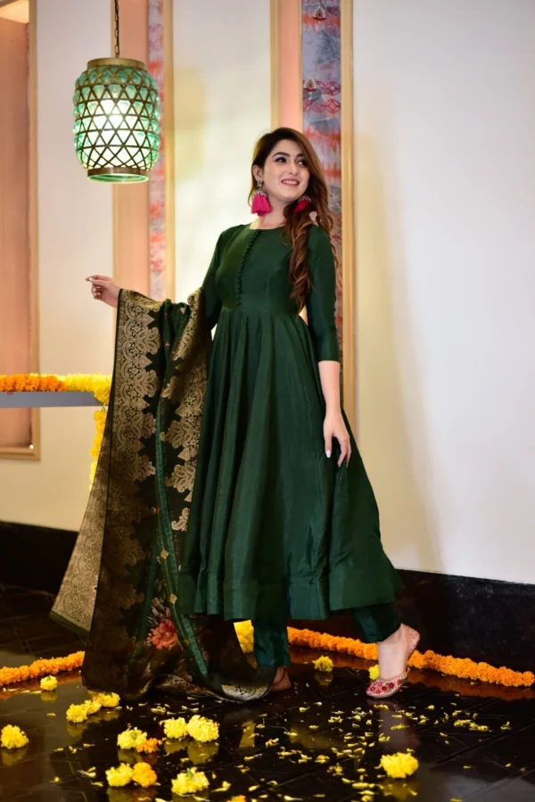 lush green silk suit set - Image 4