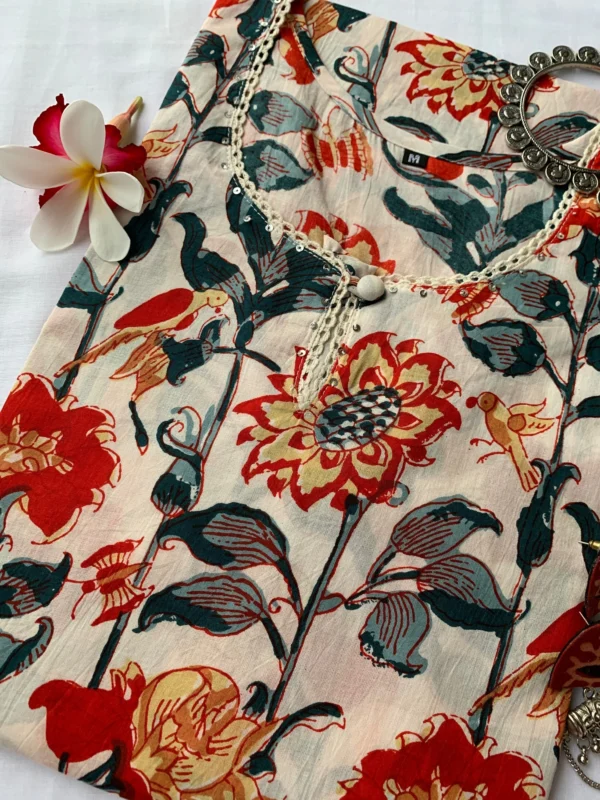 Cream Floral Bird Cotton Kurta - Image 3