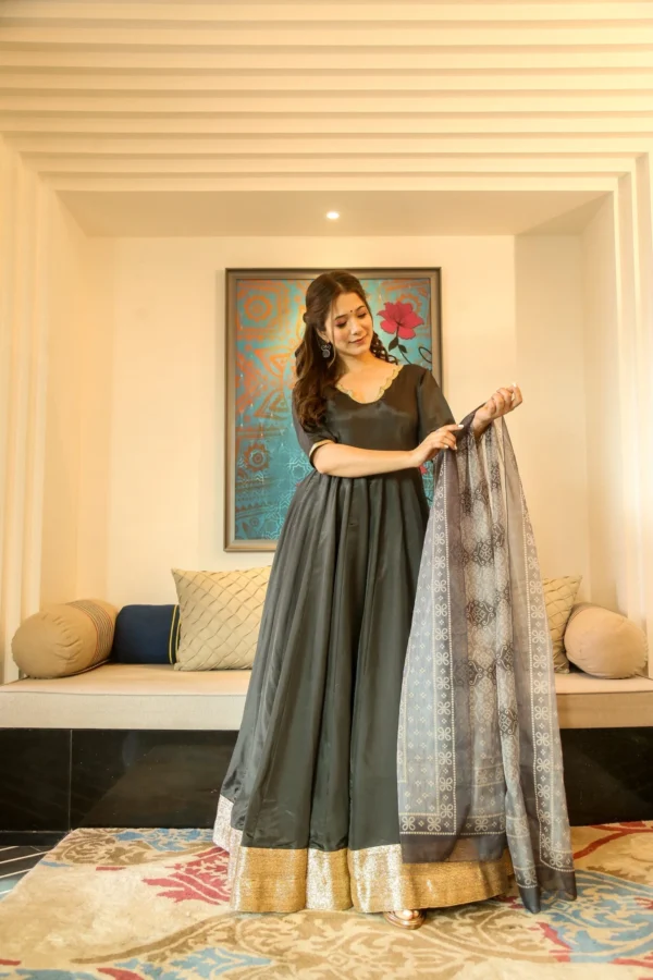 misba silk maxi set - Image 4