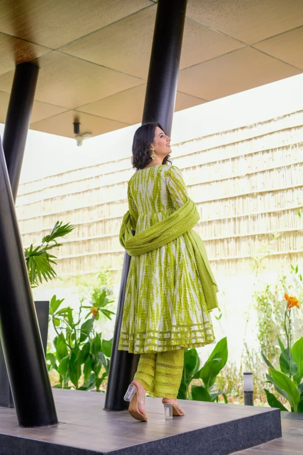 Mouni shibori green suit set - Image 4