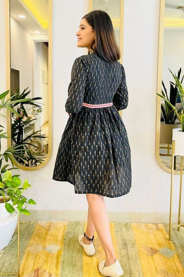 BLACK IKAT FLARED DRESS - Image 4