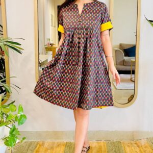 BLACK BLOCK PRINT FLARED DRESS