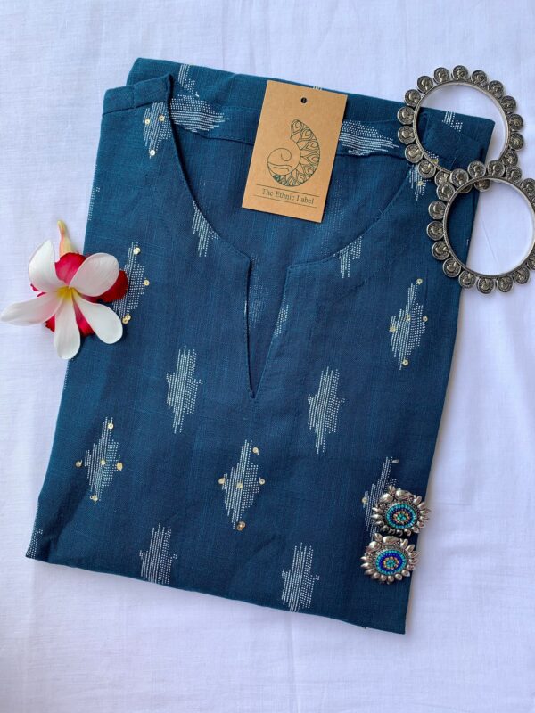 Blue Handcrafted Ikat Cotton Kurta - Image 2