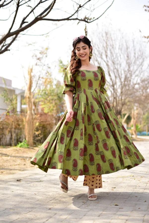 delicate green kurta set - Image 3