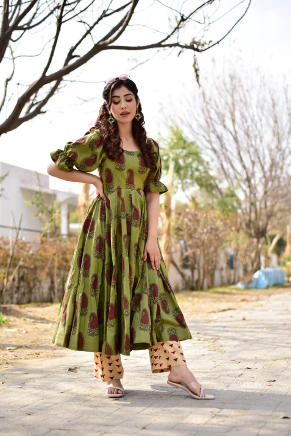 delicate green kurta set - Image 5