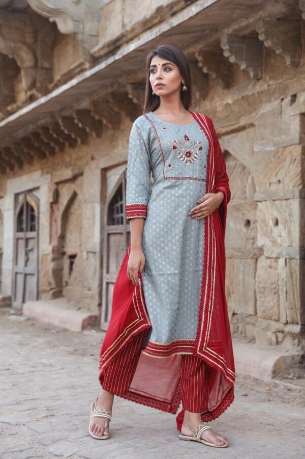 Kesariyavanity Graceful Grey Handwork Suit Set - 3 piece - Image 3