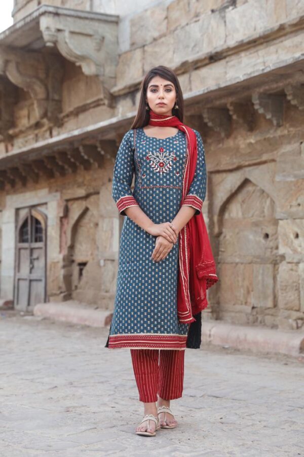 Kesariyavanity Bottle Green & Red Handwork Suit Set - DEAL - Image 2