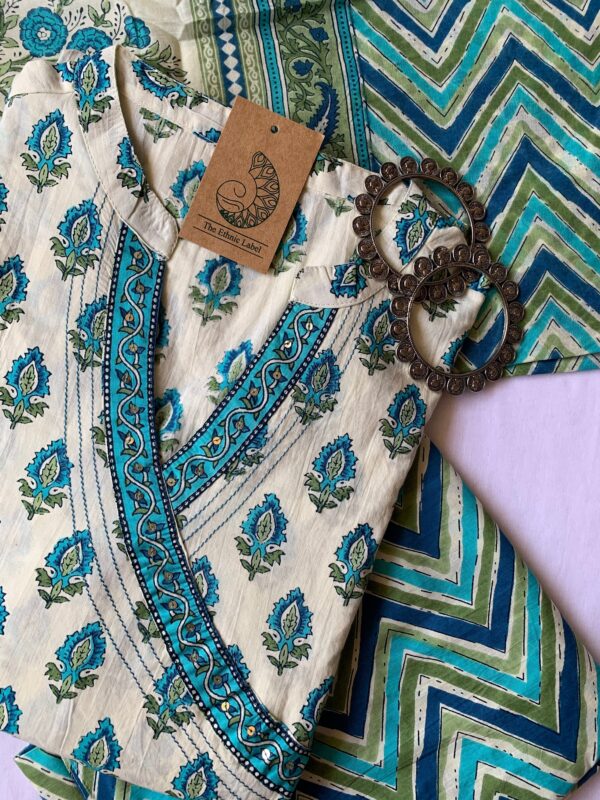 Firozi Boota Angrakha Cotton Kurta Set with dupatta - 3 pc - Image 2