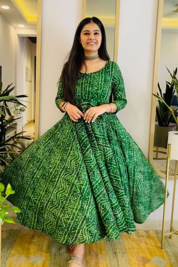 GREEN BANDHANI TWIRL MAXI DRESS - Image 4