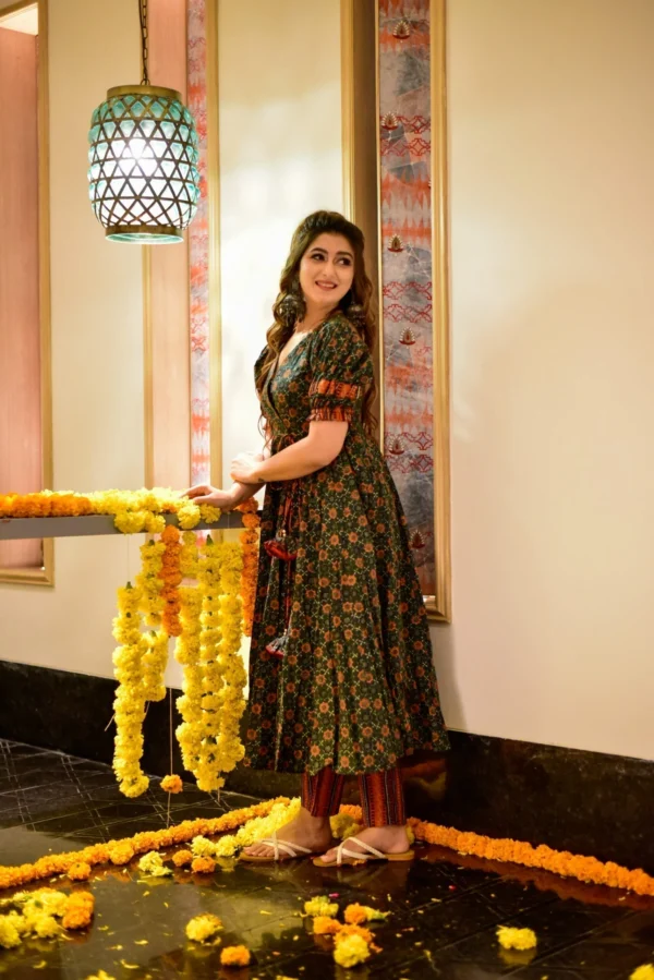 Green ajrakh cotton suit set - Image 2