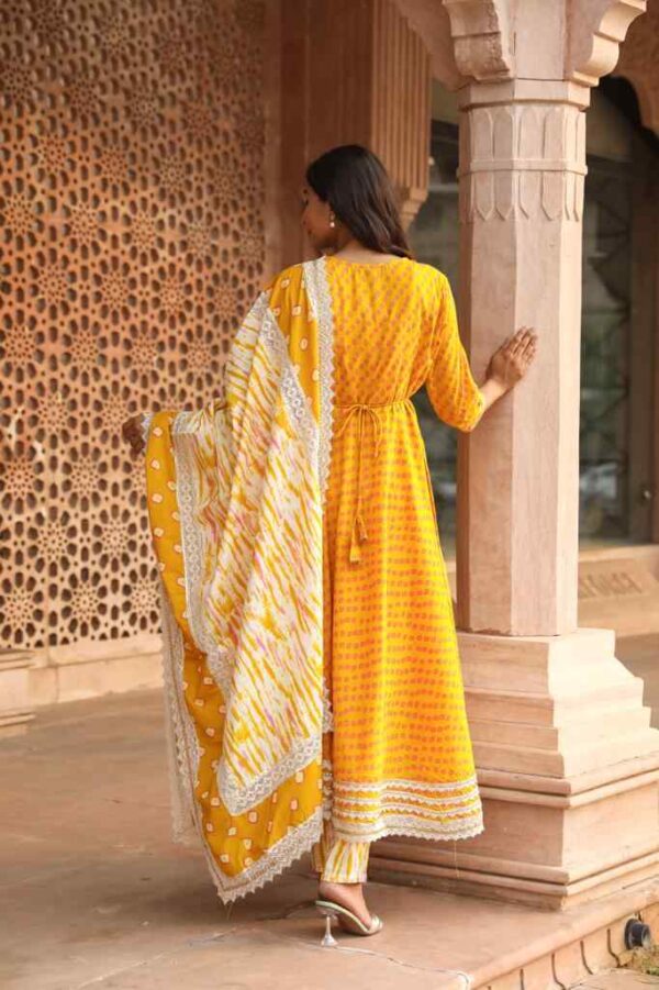 Lagaaya Dil Bandhani Romance Suit Set - Image 3