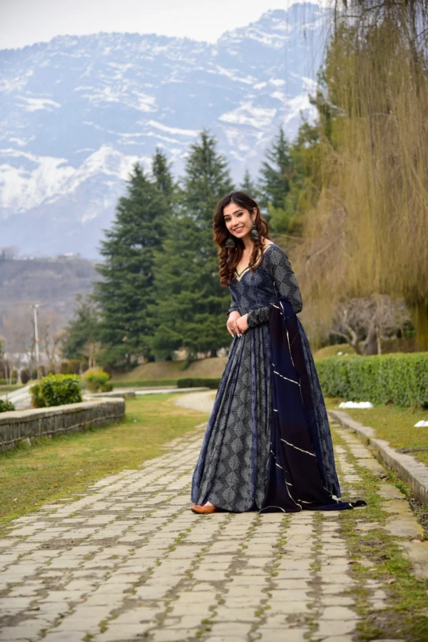 Gayatri black and blue combi maxi set - Image 4