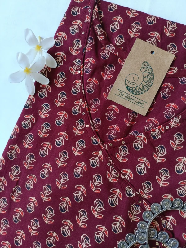 Hand Block Printed Maroon Boota Angrakha Cotton Kurta - M - Image 2