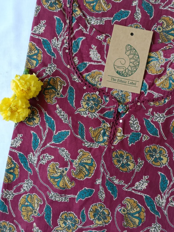 Hand Block Printed Majenta Jaal Cotton Kurta - Image 2