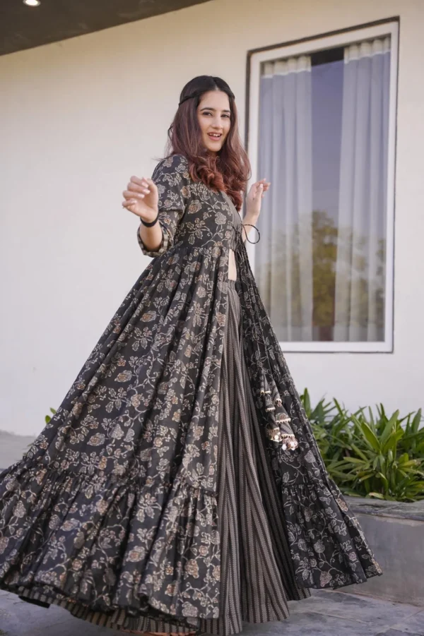 grey croptop palazzo with floral shrug set - Image 4