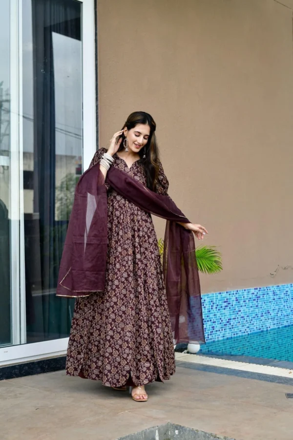 Anokhi brown maxi set - Image 3