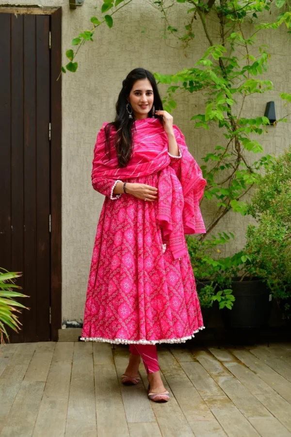 Amara pink pompom suit set - Image 2