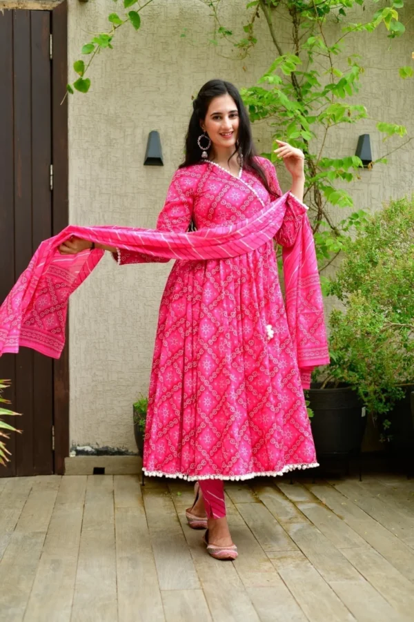 Amara pink pompom suit set - Image 4